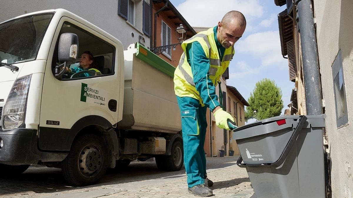 Il ritiro porta a porta dei rifiuti Il ritiro porta a porta dei rifiuti