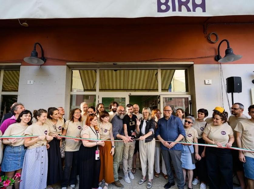 https://www.lanazione.it/image-service/view/acePublic/alias/contentid/MDhjZjZmZDMtZWNlNy00/0/arriva-bira-il-primo-mercato-di-comunita-un-modo-partecipato-di-fare-la-spesa.jpeg