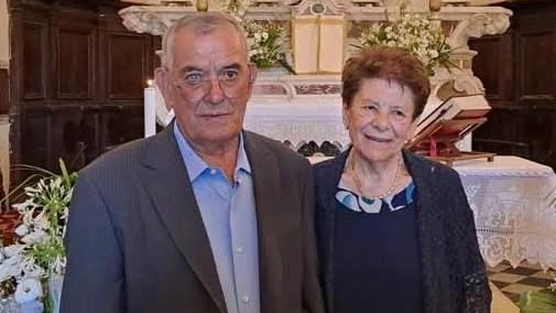Tutto il borgo di Cecina, nell’alta Valle del Bardine, a Fivizzano, ha festeggiato i 60 anni di matrimonio di Angelo... Tutto il borgo di Cecina, nell’alta Valle del Bardine, a Fivizzano, ha festeggiato i 60 anni di matrimonio di Angelo...