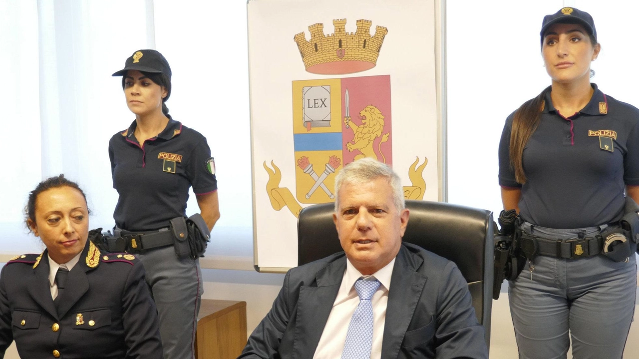 Napoletano, 58 anni, è stato alla guida delle squadre mobili di Cagliari, . Catania e Palermo. "Tra le priorità ordine pubblico e controllo del territorio". Napoletano, 58 anni, è stato alla guida delle squadre mobili di Cagliari, . Catania e Palermo. "Tra le priorità ordine pubblico e controllo del territorio".