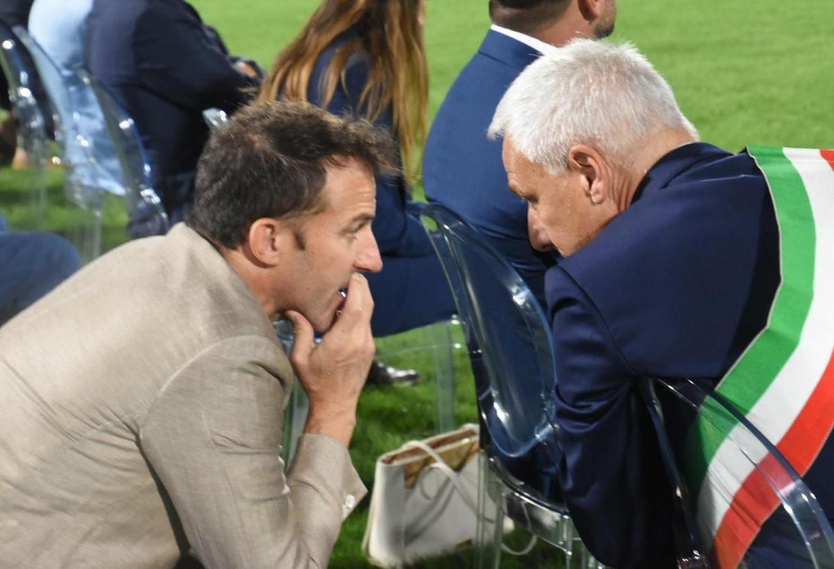 Fashion ever green. Lippi e la Nazionale campione del mondo battezzano lo stadio Fashion ever green. Lippi e la Nazionale campione del mondo battezzano lo stadio