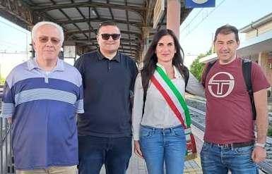 https://www.lanazione.it/image-service/view/acePublic/alias/contentid/MDhlYzBjYmEtNGQ0Ni00/0/a-roma-contro-la-linea-lenta-piu-attenzione-ai-pendolari.jpeg