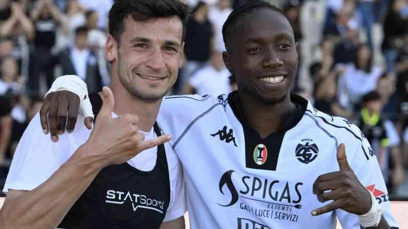 Kouda raggiante per il primo gol al Picco. Falcinelli guarda avanti: "La terza posizione è molto importante" Kouda raggiante per il primo gol al Picco. Falcinelli guarda avanti: "La terza posizione è molto importante"