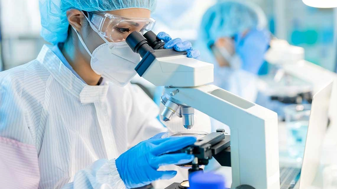 "Aspetto centrale dei miei studi è la cosiddetta sinapsi immunologica, un punto di contatto speciale che si crea quando due... "Aspetto centrale dei miei studi è la cosiddetta sinapsi immunologica, un punto di contatto speciale che si crea quando due...