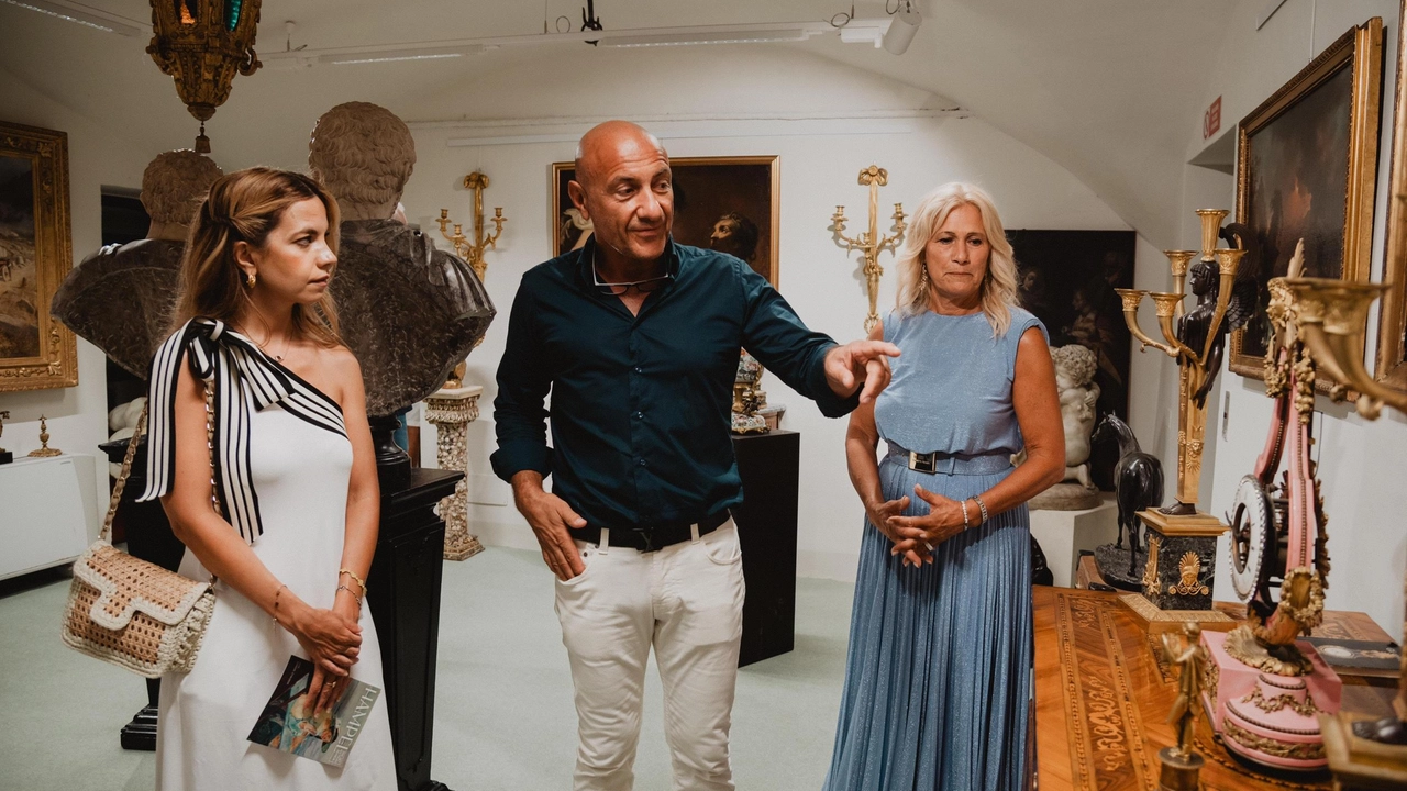 Due immagini della mostra nazionale dell’antiquariato alla Fortezza Due immagini della mostra nazionale dell’antiquariato alla Fortezza