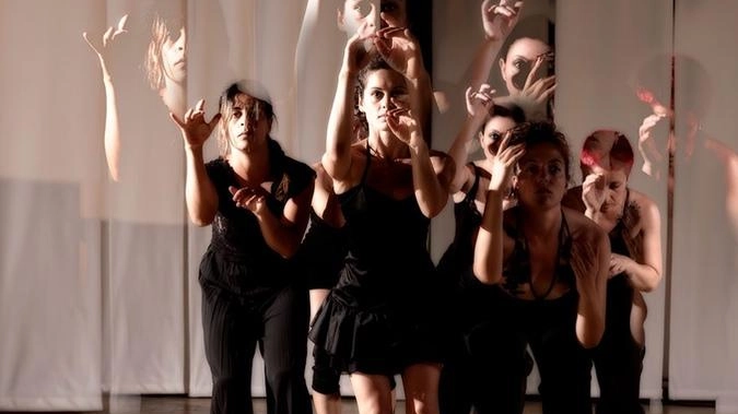 “Gomitolo di donna“, spettacolo di Di Vita e Ciucci. Andrà in scena venerdì alle 21 al Cantiere Sociale . “Gomitolo di donna“, spettacolo di Di Vita e Ciucci. Andrà in scena venerdì alle 21 al Cantiere Sociale .