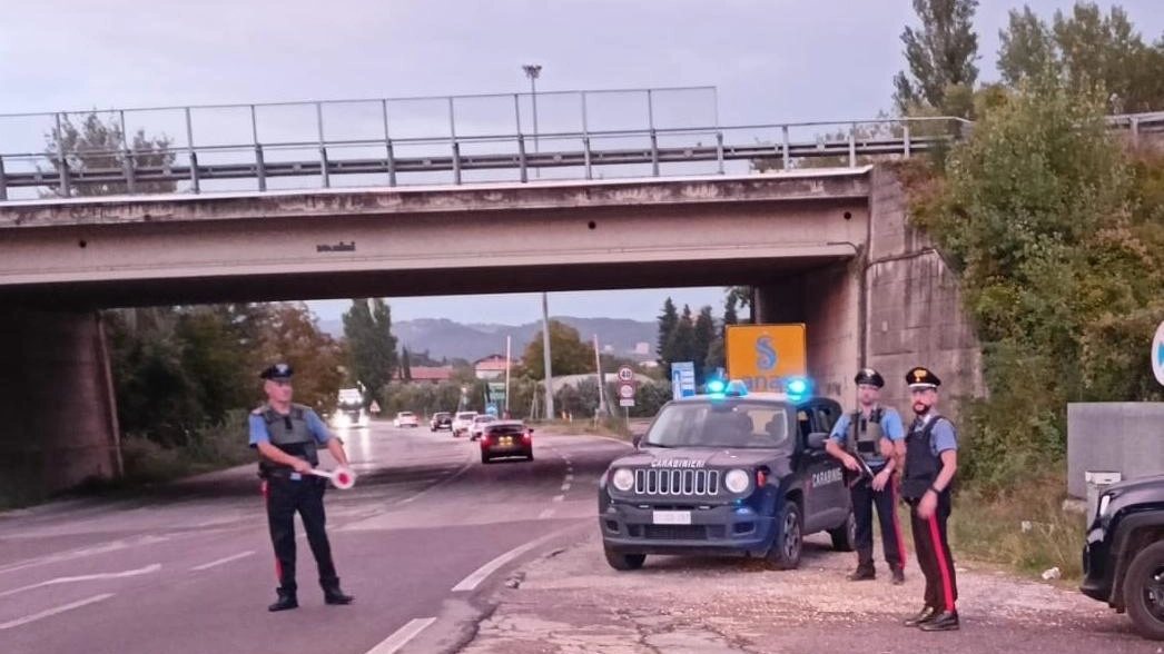 Ad agire sono stati i Carabinieri di Città di Castello che hanno fermato il camper con l’evaso sulla E45 a Promano Ad agire sono stati i Carabinieri di Città di Castello che hanno fermato il camper con l’evaso sulla E45 a Promano