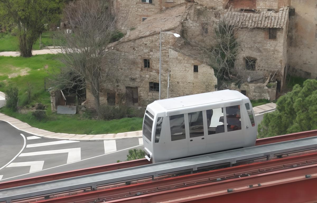 https://www.lanazione.it/image-service/view/acePublic/alias/contentid/MDk5OTAzOGUtMWMzMy00/0/minimetro-ecco-la-svolta-sara-aperto-anche-di-notte.jpeg?f=1.90:1&w=1200