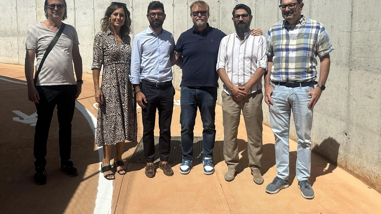 Inaugurato ieri mattina il nuovo percorso di pista ciclopedonale di circa 800 metri che collega via del Castro e... Inaugurato ieri mattina il nuovo percorso di pista ciclopedonale di circa 800 metri che collega via del Castro e...