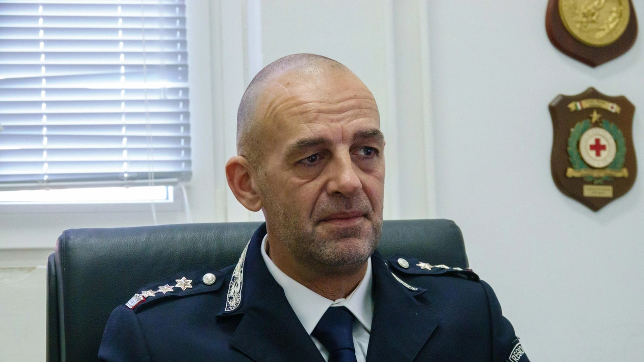 Uno sguardo di troppo, almeno secondo la sua personalissima interpretazione, ha fatto scattare la rabbiosa reazione che gli è costata... Uno sguardo di troppo, almeno secondo la sua personalissima interpretazione, ha fatto scattare la rabbiosa reazione che gli è costata...