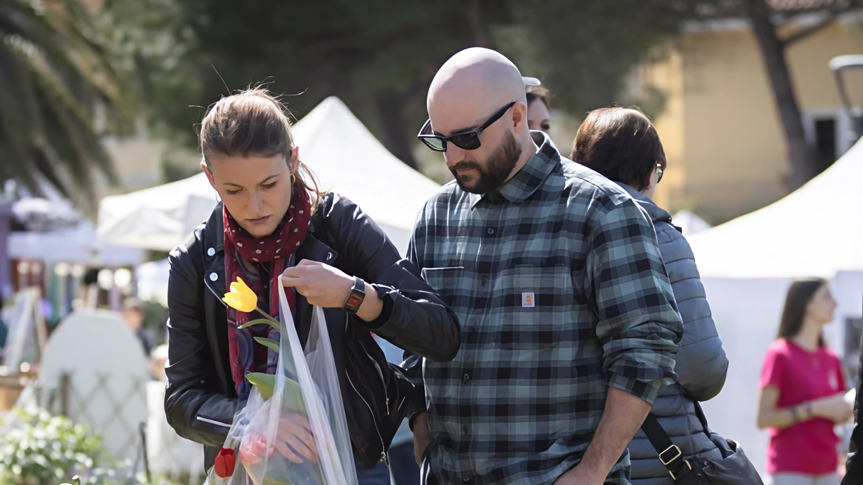 La ’Festa del Tulipano’. Oggi la seconda sfilata. In migliaia a Castiglione