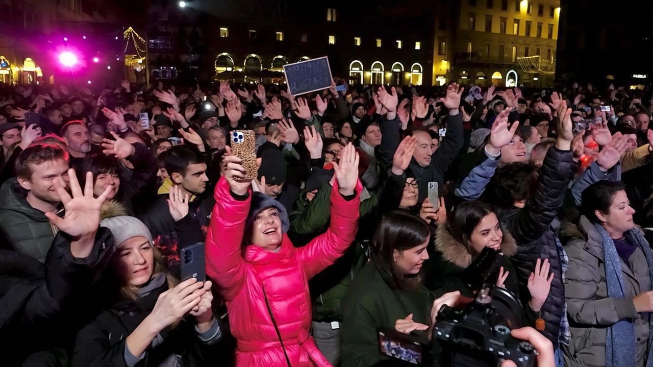 Piazza della Signoria sarà il cuore pulsante del Capodanno con l’esibizione di artisti come Mr.Rain e Giovanni Caccamo Piazza della Signoria sarà il cuore pulsante del Capodanno con l’esibizione di artisti come Mr.Rain e Giovanni Caccamo