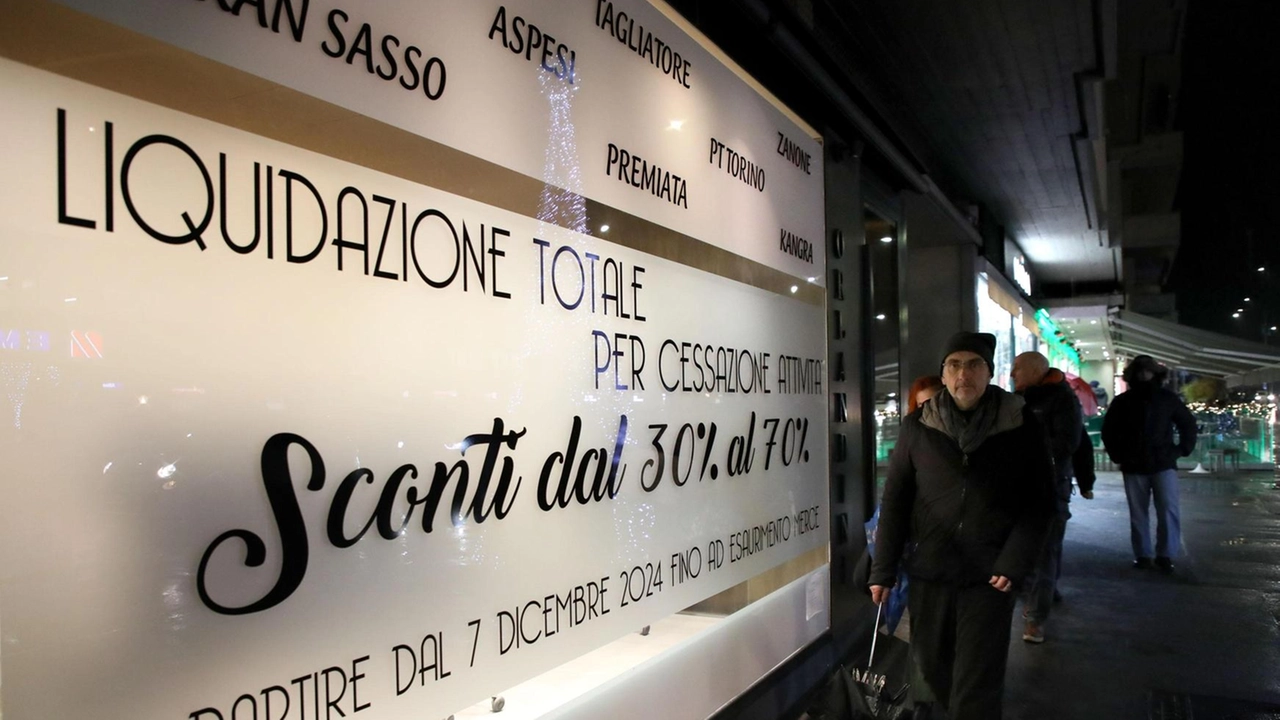 La crisi del commercio e i cantieri della tramvia minacciano i negozi di viale Europa, simbolo di vitalità cittadina. La crisi del commercio e i cantieri della tramvia minacciano i negozi di viale Europa, simbolo di vitalità cittadina.
