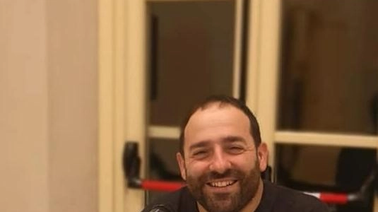 Il giornalista Marco Bigazzi presenta il libro "Solo Empoli", dedicato alla storia della tifoseria empolese. Venerdì la presentazione presso l'Avis di Empoli. Un viaggio dagli anni '70 a oggi tra gruppi ultras, inni e stadi. Il giornalista Marco Bigazzi presenta il libro "Solo Empoli", dedicato alla storia della tifoseria empolese. Venerdì la presentazione presso l'Avis di Empoli. Un viaggio dagli anni '70 a oggi tra gruppi ultras, inni e stadi.