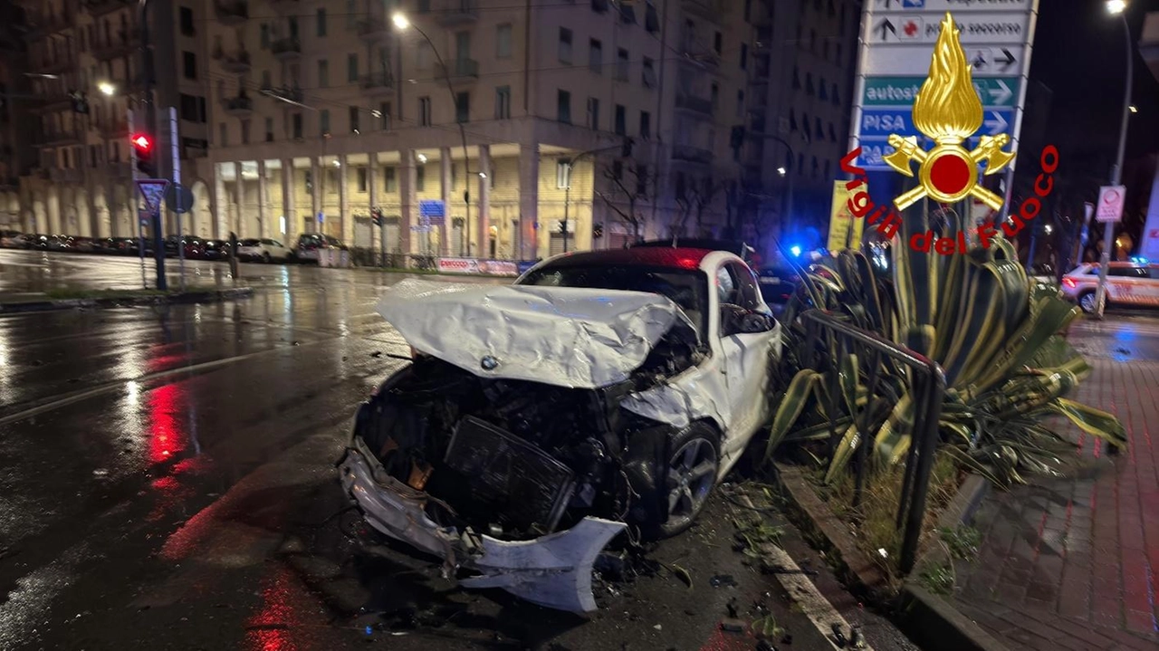 La vettura di Nedad Sulejmanovic dopo il violento scontro La vettura di Nedad Sulejmanovic dopo il violento scontro