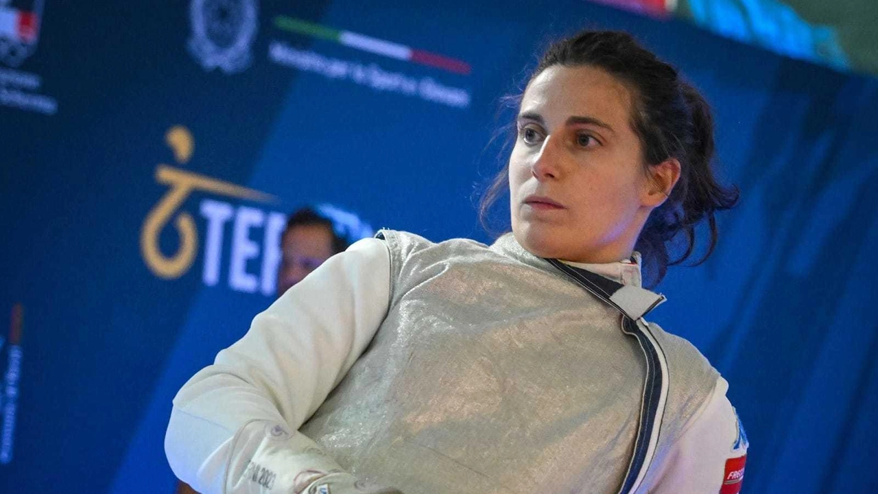 Alessia Biagini ha 30 anni, è nata a Pescia, ma si allena ormai da tanto a Pisa al Club Scherma. Antonio Di Ciolo Alessia Biagini ha 30 anni, è nata a Pescia, ma si allena ormai da tanto a Pisa al Club Scherma. Antonio Di Ciolo