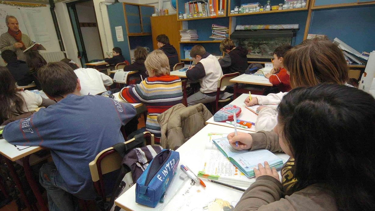 Libertà di espressione e di pensiero. Per il prossimo anno scolastico 2025-26 "Dino", il protagonista del progetto "Dino va in...