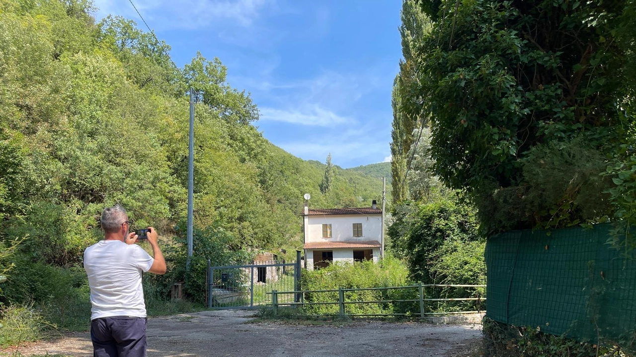 La villetta in località Caroci di Arrone, ai confini con la provincia di Rieti, in cui lunedì è stata ritrovata la salma, sepolta accanto a un muro