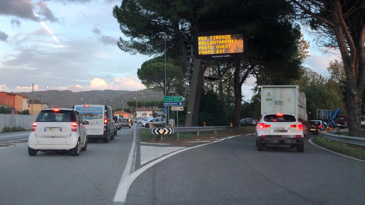La zona dello svincolo autostradale della A11 al casello di Montecatini Terme La zona dello svincolo autostradale della A11 al casello di Montecatini Terme