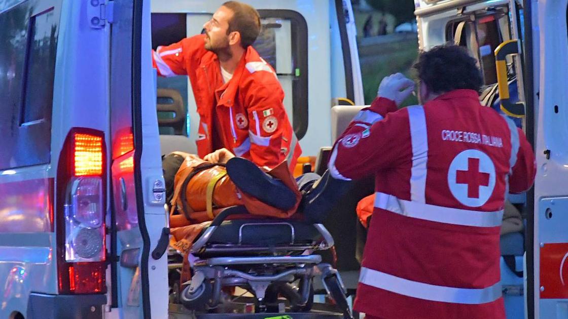 Il dramma del sabato sera. Aggredito un diciottenne. In coma per un pugno Il dramma del sabato sera. Aggredito un diciottenne. In coma per un pugno