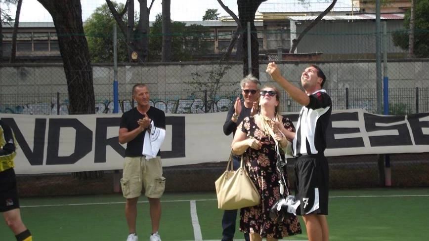 La realtà appena nata dai ragazzi della curva della Massese calcio. Susanna, mamma del tifoso bianconero, è la presidentessa. Raccolta fondi il 6 settembre allo stadio per Pediatria oncoematologica. La realtà appena nata dai ragazzi della curva della Massese calcio. Susanna, mamma del tifoso bianconero, è la presidentessa. Raccolta fondi il 6 settembre allo stadio per Pediatria oncoematologica.