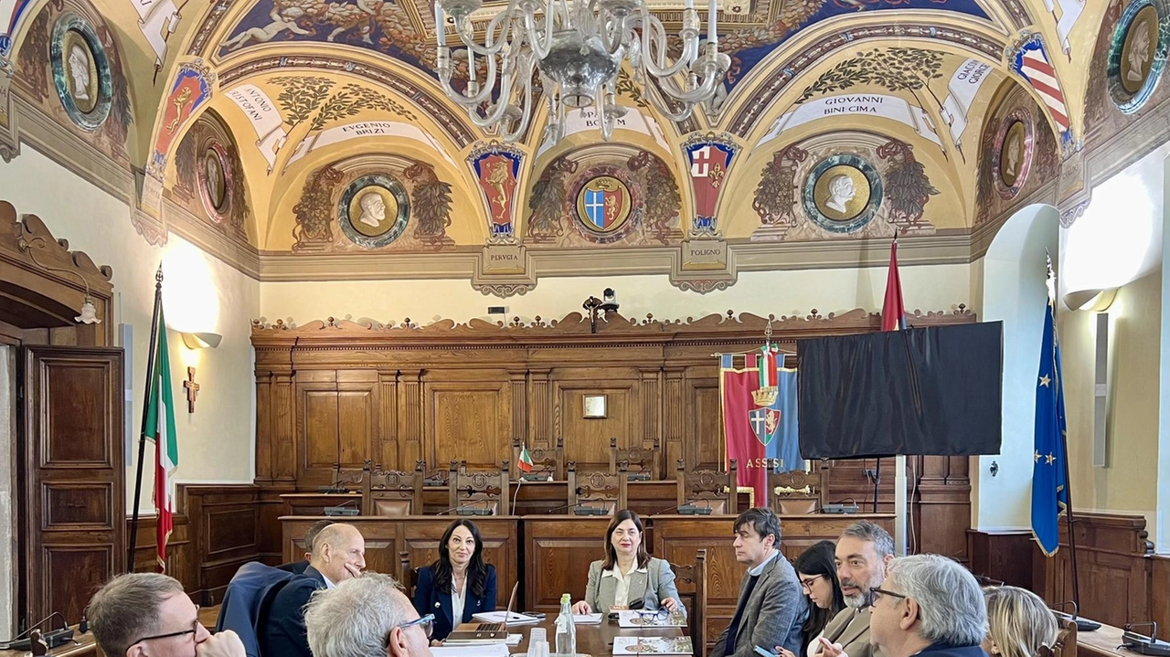 Assisi e Roma affronteranno insieme il Giubileo 2025, con spirito di collaborazione e la definizione di strategie e iniziative comuni,... Assisi e Roma affronteranno insieme il Giubileo 2025, con spirito di collaborazione e la definizione di strategie e iniziative comuni,...