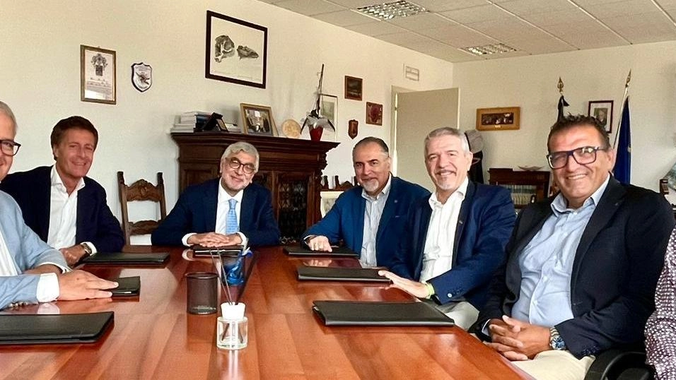 La visita dei rappresentanti delle associazioni a Carrabba, che si è detto disponibile per future sinergie . La visita dei rappresentanti delle associazioni a Carrabba, che si è detto disponibile per future sinergie .