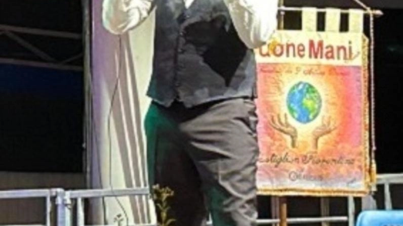 Biglietti a ruba per l’iniziativa benefica al Palaffari. Don Giuliano: "Grazie a Estra e a Leonardo". Biglietti a ruba per l’iniziativa benefica al Palaffari. Don Giuliano: "Grazie a Estra e a Leonardo".