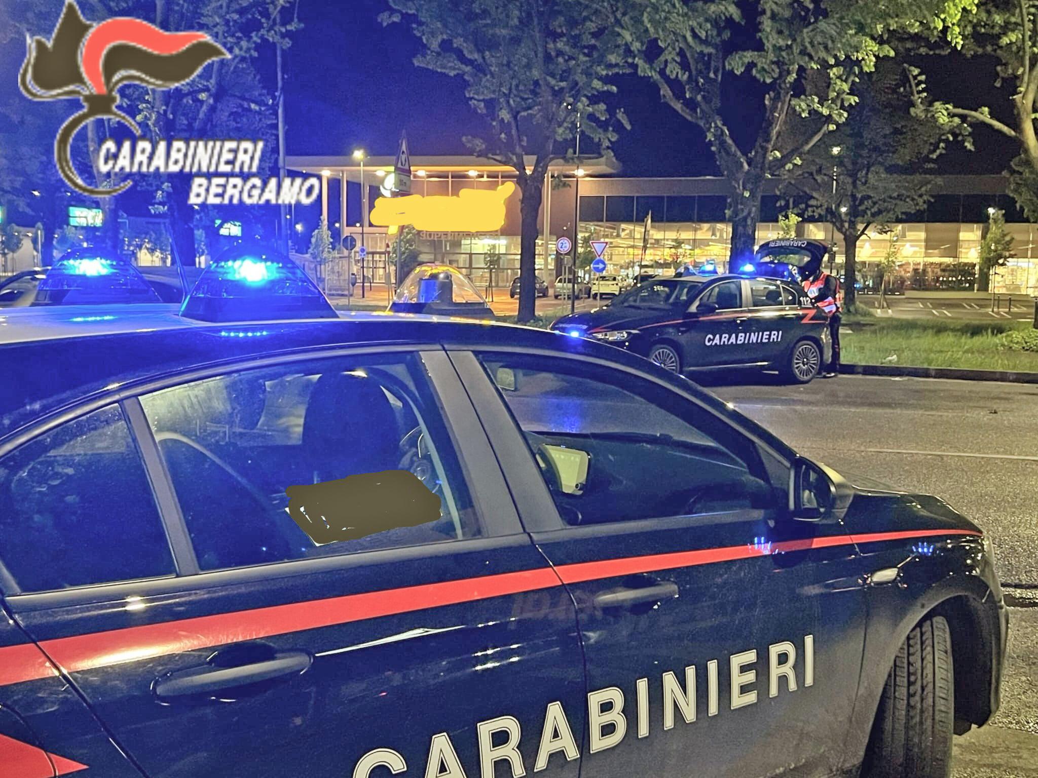 Aggredito in strada dalla baby gang: calci e pugni, 18enne in ospedale Aggredito in strada dalla baby gang: calci e pugni, 18enne in ospedale
