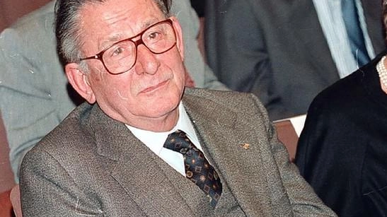 Leonardo Pinzauti era nato nel 1926 a Firenze ed è stato per lungo tempo critico musicale per La Nazione Leonardo Pinzauti era nato nel 1926 a Firenze ed è stato per lungo tempo critico musicale per La Nazione