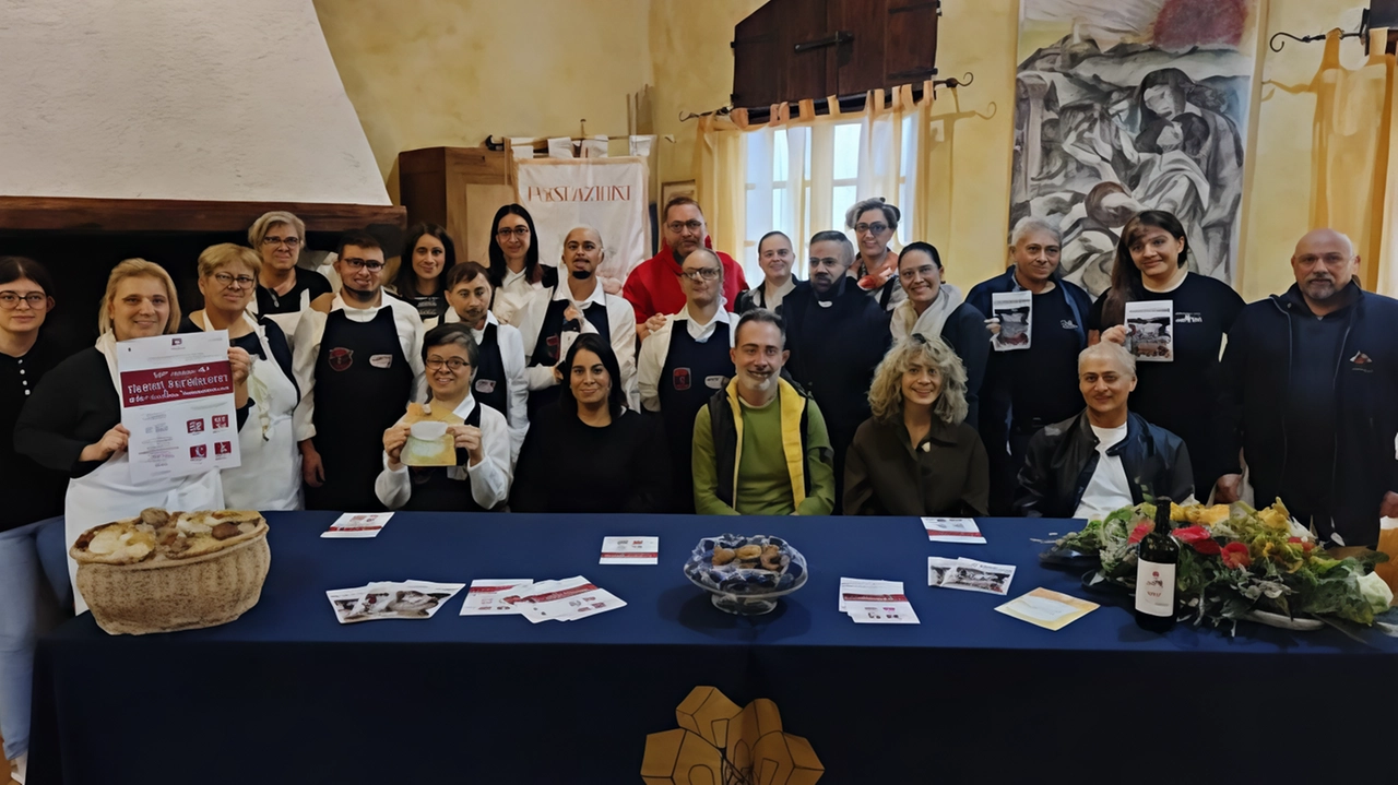 ùLa Sagra del Tartufo a Ponte a Egola, giunta al primo decennio di vita, è organizzata dall’Associazione La Ruga (nata nel 2006) ùLa Sagra del Tartufo a Ponte a Egola, giunta al primo decennio di vita, è organizzata dall’Associazione La Ruga (nata nel 2006)
