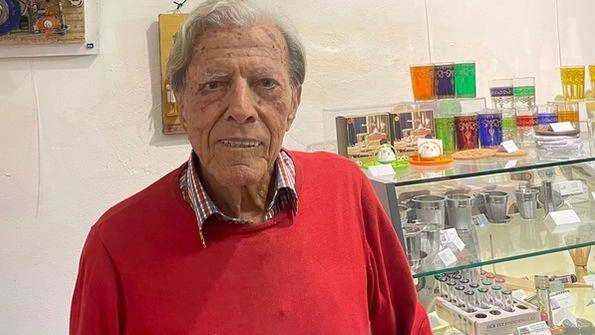 L’artista pisano 94enne ex campione olimpionico di Hockey e la mostra nel tempio del cioccolato L’artista pisano 94enne ex campione olimpionico di Hockey e la mostra nel tempio del cioccolato