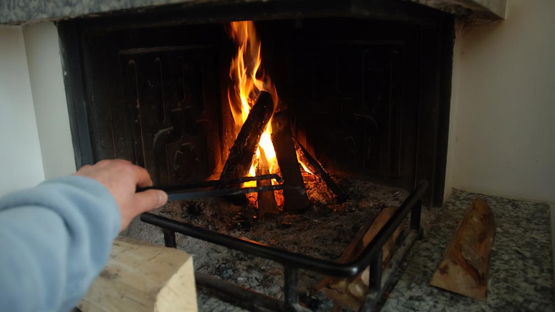 https://www.lanazione.it/image-service/view/acePublic/alias/contentid/MGFkOGRhMjQtNjgxMC00/0/sostituire-i-vecchi-camini-ce-il-bando-della-regione-un-bonus-fino-a-3mila-euro.jpeg?f=16:9&w=1200&h=630