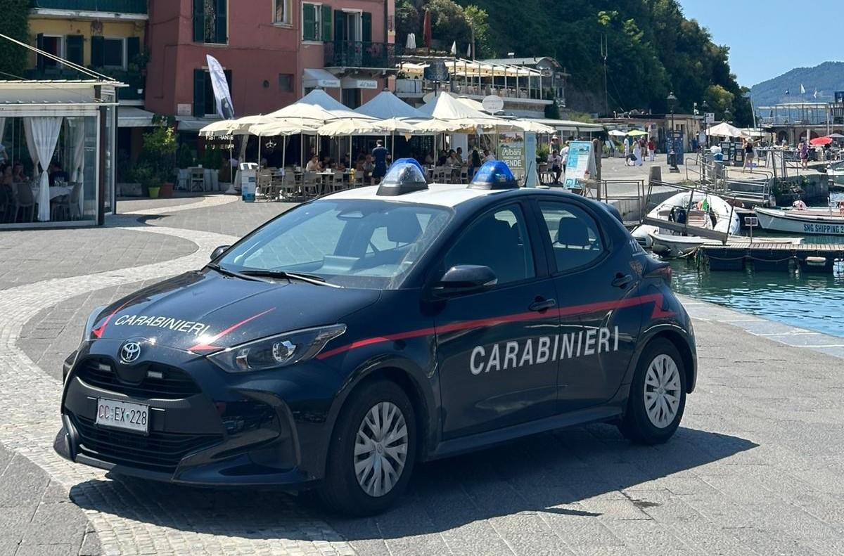 carabinieri fermano un 21enne con 17 grammi di hashish a san terenzo