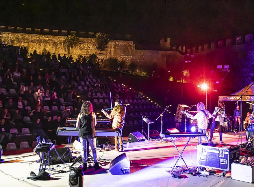 https://www.lanazione.it/image-service/view/acePublic/alias/contentid/MGFlNjg1NGEtMzU5NC00/0/gran-finale-per-la-quinta-edizione-del-trasimeno-prog-festival.jpeg?f=1.91:1&w=1200