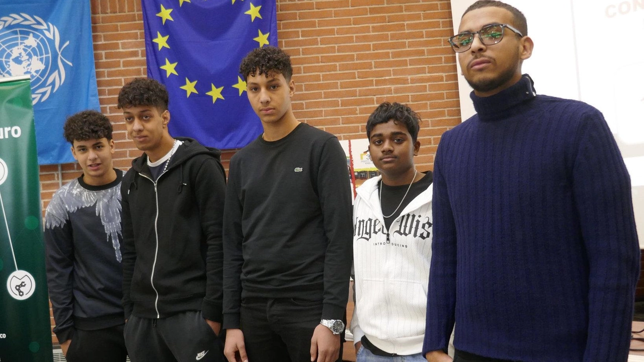 Alcuni dei ragazzi selezionati per il corso di formazione partito all’istituto Marconi Alcuni dei ragazzi selezionati per il corso di formazione partito all’istituto Marconi