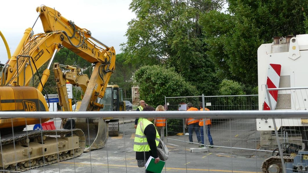 I lavori per l’ampliamento della strada regionale 436 tra San Pierino (Fucecchio) e San Miniato procedono regolarmente I lavori per l’ampliamento della strada regionale 436 tra San Pierino (Fucecchio) e San Miniato procedono regolarmente