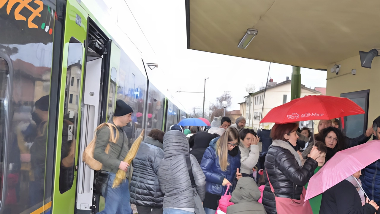 Oltre mille passeggeri hanno scelto i treni speciali per Arezzo, promuovendo la mobilità sostenibile e il turismo natalizio. Oltre mille passeggeri hanno scelto i treni speciali per Arezzo, promuovendo la mobilità sostenibile e il turismo natalizio.