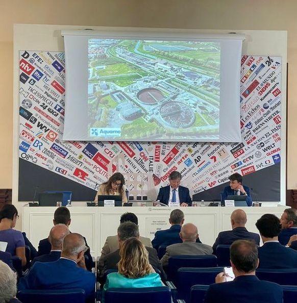 https://www.lanazione.it/image-service/view/acePublic/alias/contentid/MGI4ZTBkODMtNTkzMi00/0/lintelligenza-artificiale-in-aquarno-e-il-primo-depuratore-in-italia.jpeg