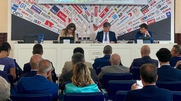 L’impianto tratta acque reflue urbane e industriali per oltre 2 milioni di abitanti equivalenti, provenienti da quattro Comuni e da centinaia di imprese L’impianto tratta acque reflue urbane e industriali per oltre 2 milioni di abitanti equivalenti, provenienti da quattro Comuni e da centinaia di imprese