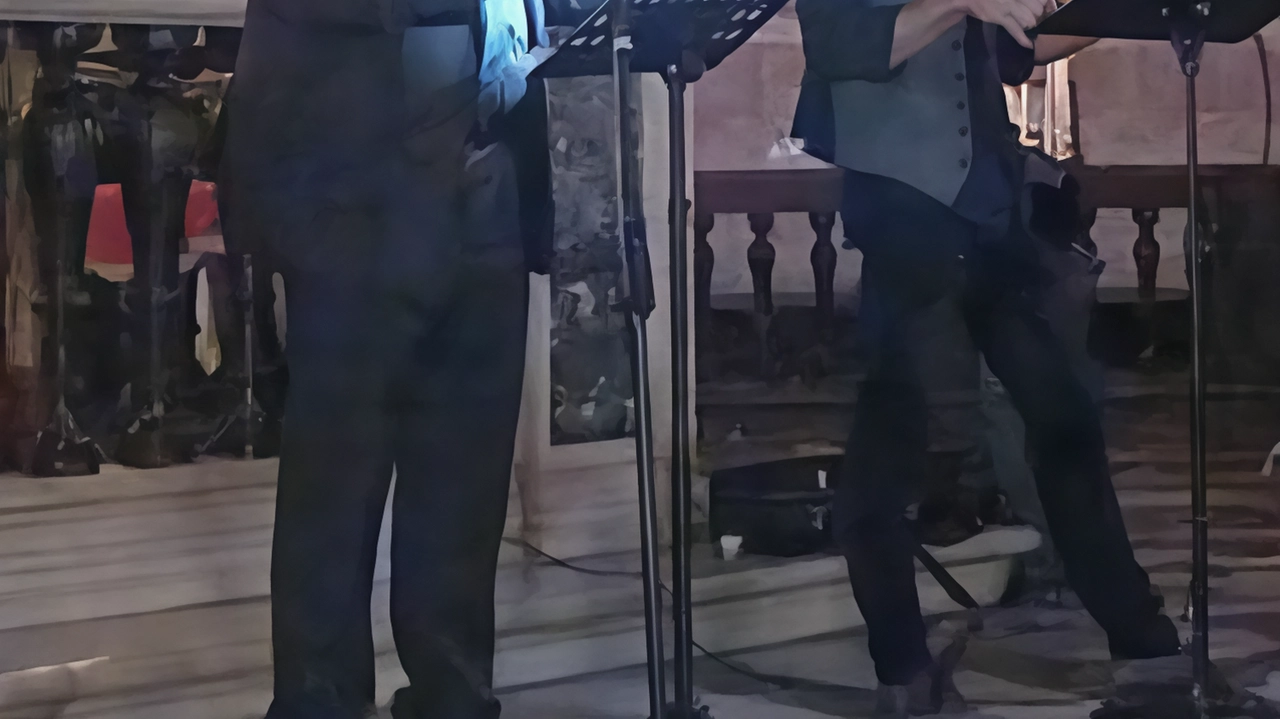 Sommario: Spettacolo gratuito alla Pieve di Santa Maria Assunta di Arezzo per omaggiare Michelangelo e Vasari, con testo di don Vincenzo Arnone e musiche di Elisa Malatesti. Sommario: Spettacolo gratuito alla Pieve di Santa Maria Assunta di Arezzo per omaggiare Michelangelo e Vasari, con testo di don Vincenzo Arnone e musiche di Elisa Malatesti.