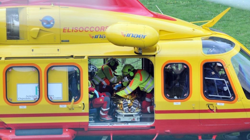 Arresto cardiaco mentre gioca a tennis: trasportato col Pegaso in ospedale Arresto cardiaco mentre gioca a tennis: trasportato col Pegaso in ospedale