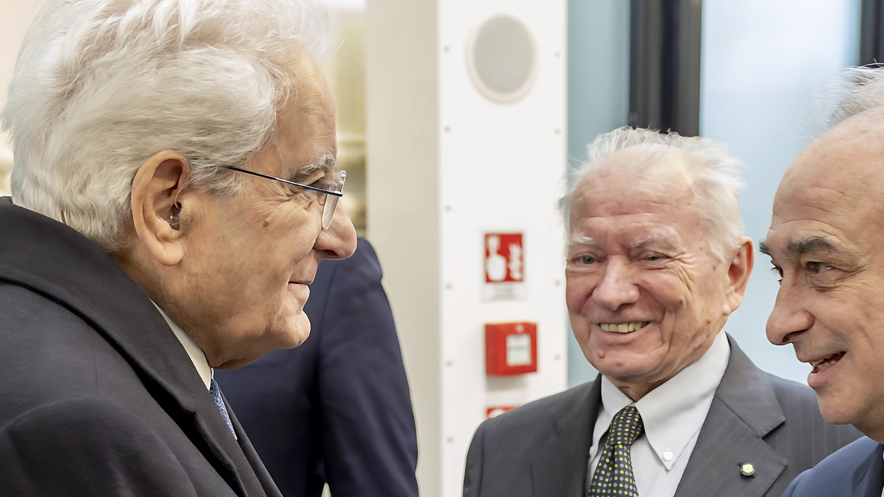 Il Comune di Castiglion Fiorentino celebra i 130 anni del Touring Club Italiano a Roma, ricevendo la Bandiera Arancione per la qualità turistica. Presenza del Presidente Mattarella e del vicesindaco Milighetti. Il Comune di Castiglion Fiorentino celebra i 130 anni del Touring Club Italiano a Roma, ricevendo la Bandiera Arancione per la qualità turistica. Presenza del Presidente Mattarella e del vicesindaco Milighetti.