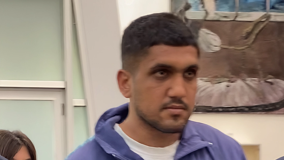Alla sbarra c’è Irfan Mohammed Rana accusato di omicidio volontario. Il processo riprenderà il 27 maggio: stop per l’astensione di un avvocato. In aula la ragazza non ha voluto rilasciare dichiarazioni sulla vicenda. . Alla sbarra c’è Irfan Mohammed Rana accusato di omicidio volontario. Il processo riprenderà il 27 maggio: stop per l’astensione di un avvocato. In aula la ragazza non ha voluto rilasciare dichiarazioni sulla vicenda. .