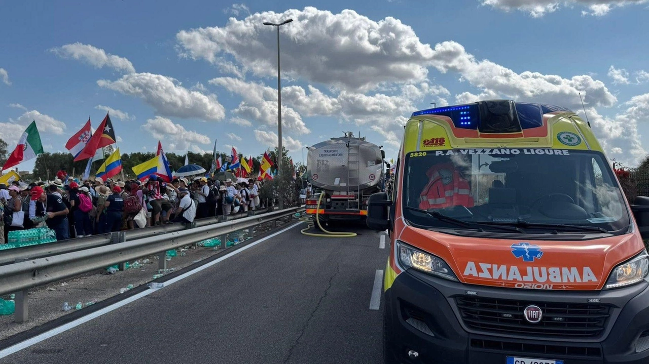 L’ambulanza della Pubblica Assistenza di Vezzano Ligure impegnata al ’Giubileo dei giovani’ a Roma