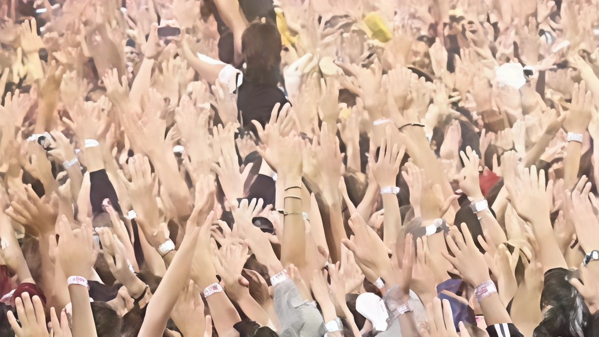 Le grandi agenzie di eventi e spettacoli sono preoccupate per la ristrutturazione dello stadio Artemio Franchi a Firenze. La capienza influenzerà la scelta delle location per i concerti futuri. Le società del settore chiedono garanzie al Comune. Le grandi agenzie di eventi e spettacoli sono preoccupate per la ristrutturazione dello stadio Artemio Franchi a Firenze. La capienza influenzerà la scelta delle location per i concerti futuri. Le società del settore chiedono garanzie al Comune.