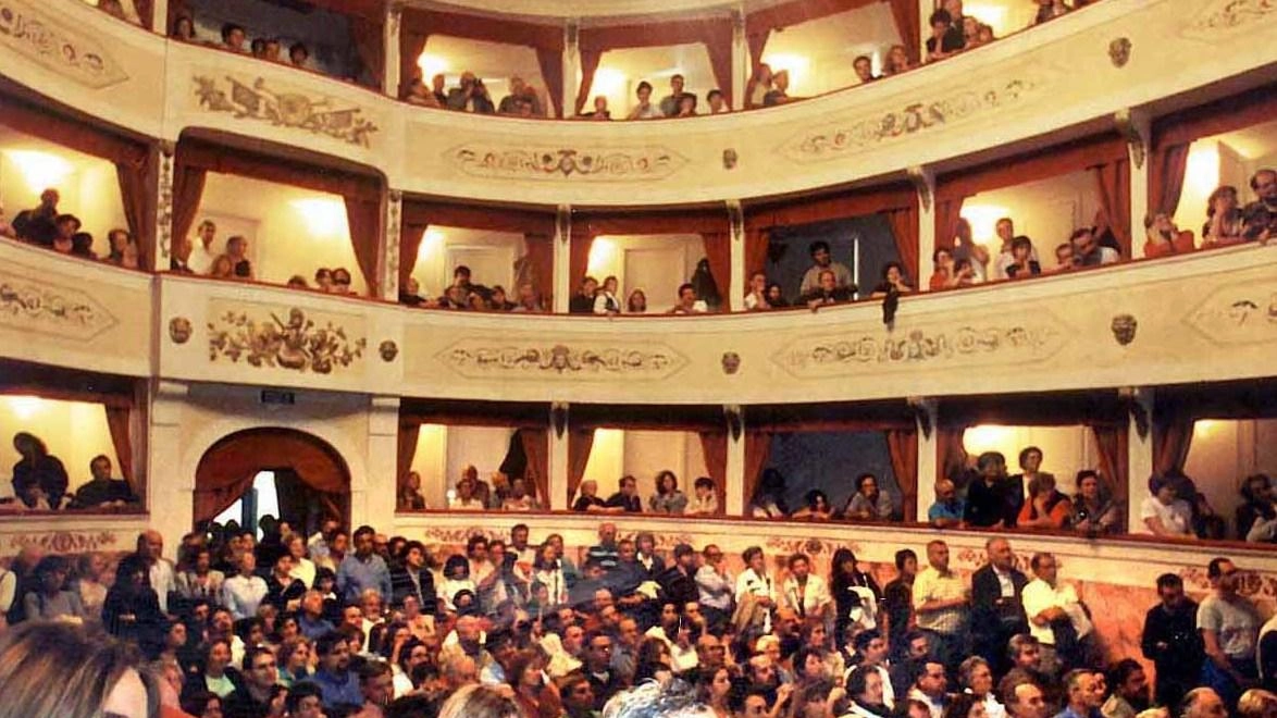 Un interno del teatro dei Differenti di Barga che sarà il quartier generale del prossimo Campus nazionale dei Licei musicali (foto Borghesi) Un interno del teatro dei Differenti di Barga che sarà il quartier generale del prossimo Campus nazionale dei Licei musicali (foto Borghesi)