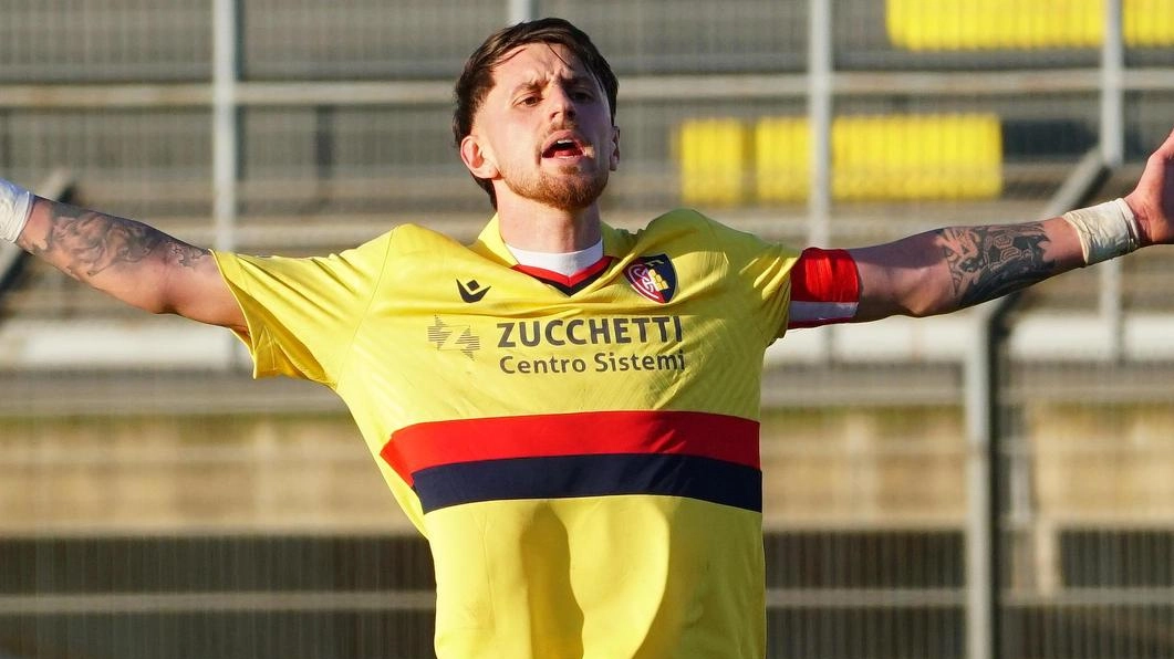 Il Siena Fc punta su Sean Martinelli per rinforzare la difesa. Possibili arrivi anche a centrocampo e attacco. Il Siena Fc punta su Sean Martinelli per rinforzare la difesa. Possibili arrivi anche a centrocampo e attacco.