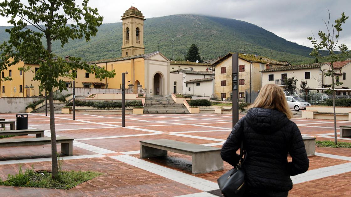 Frazioni senza bus dopo la frana: "Il servizio navetta? Disagi e ritardi"