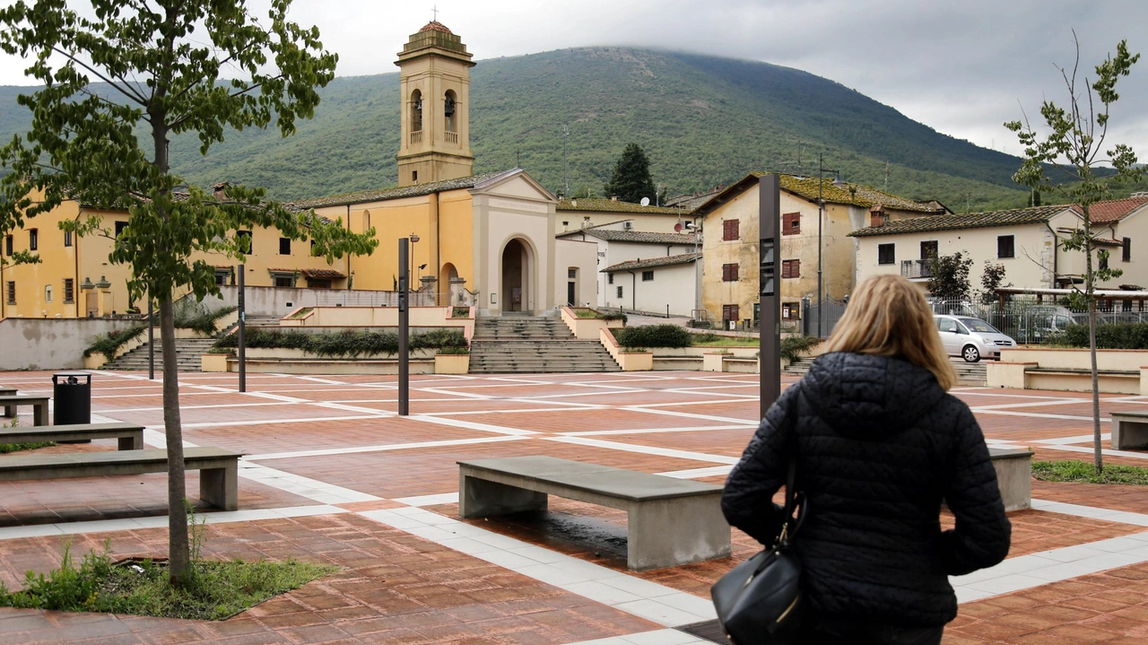 Frazioni senza bus dopo la frana: "Il servizio navetta? Disagi e ritardi"